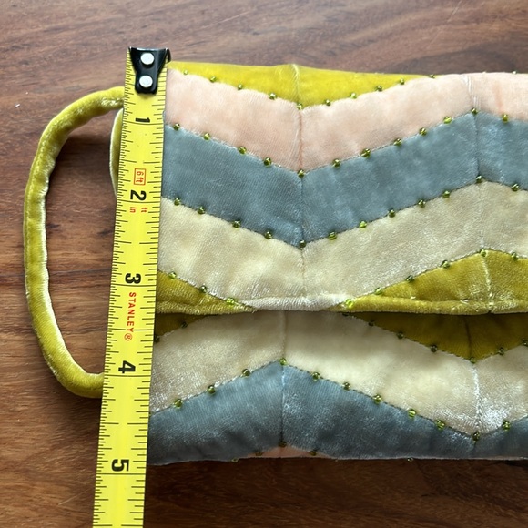 Shiraleah velvet pastel color wristlet super cute - Picture 12 of 15